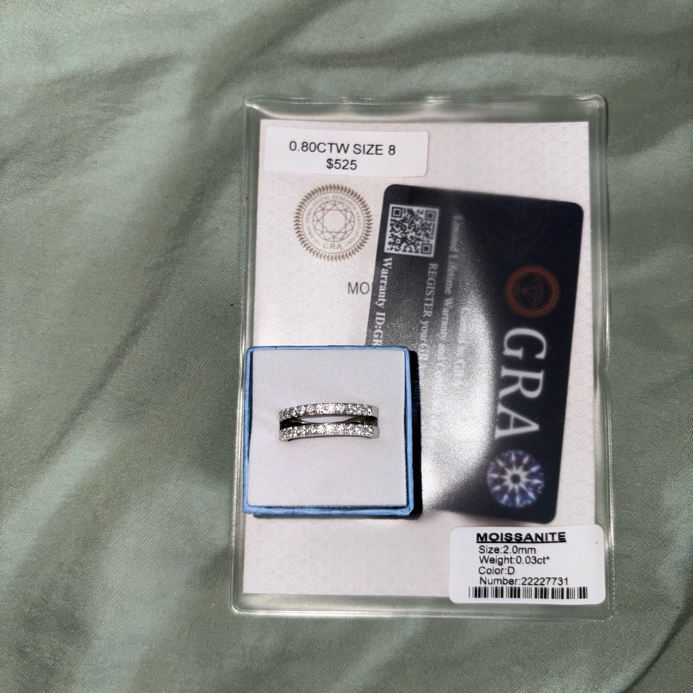 Wedding bands auth Moissanite